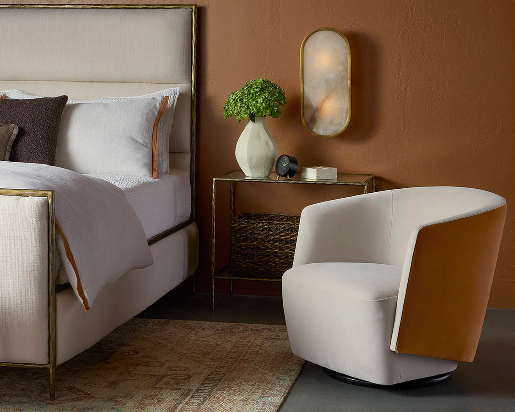 SARINA SWIVEL LOUNGE CHAIR