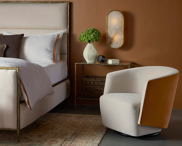 SARINA SWIVEL LOUNGE CHAIR