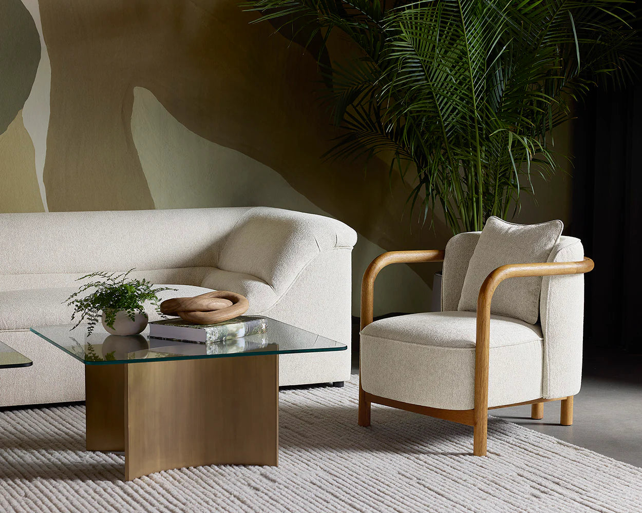 BEATRICE LOUNGE CHAIR