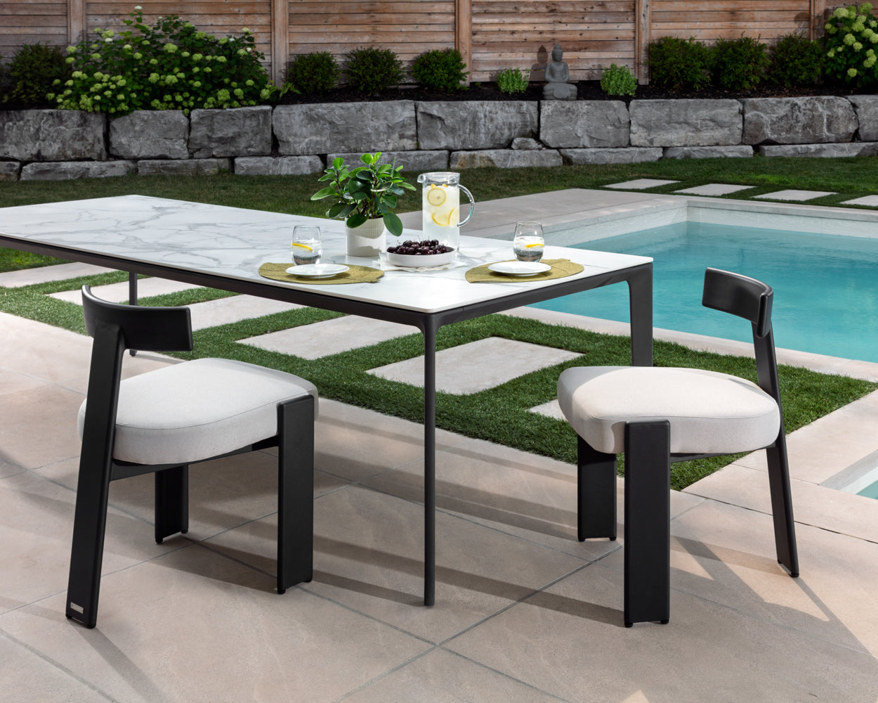 TITAN DINING CHAIR