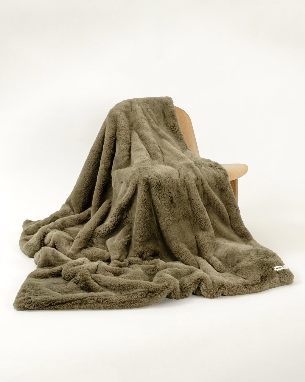 NORMY FAUX FUR THROW BLANKET