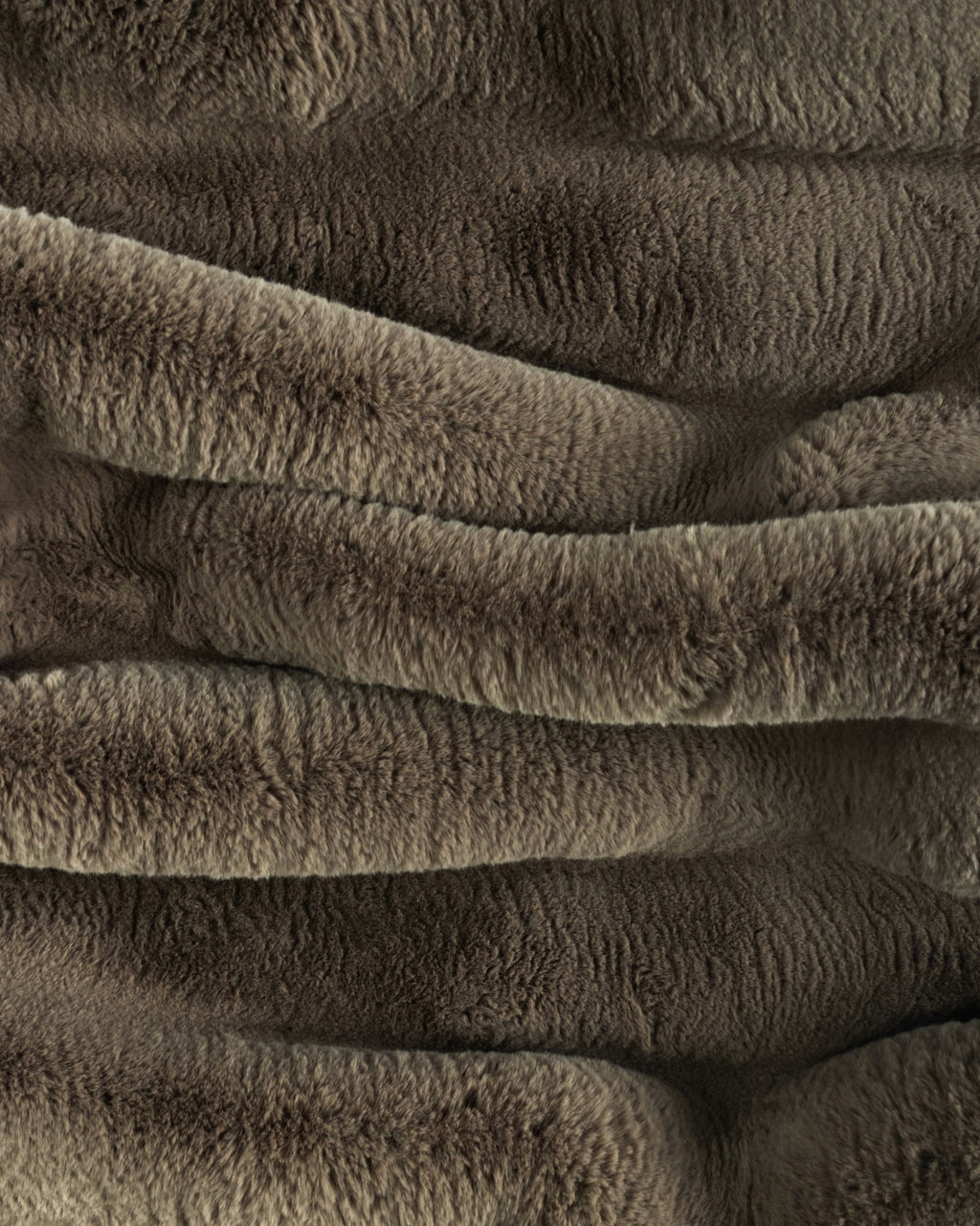 NORMY FAUX FUR THROW BLANKET