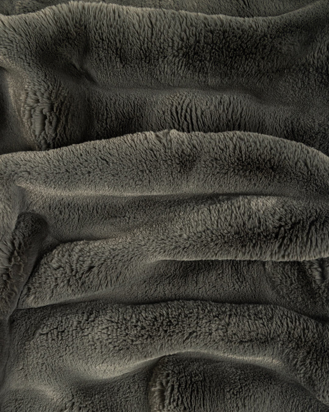 NORMY FAUX FUR THROW BLANKET