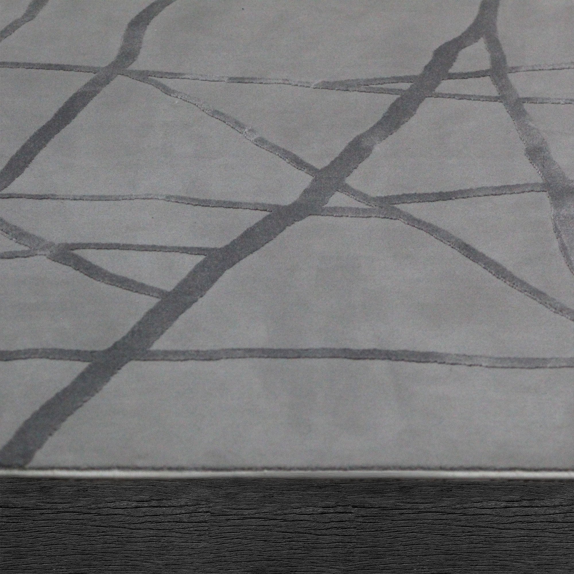 MANTLE RUG