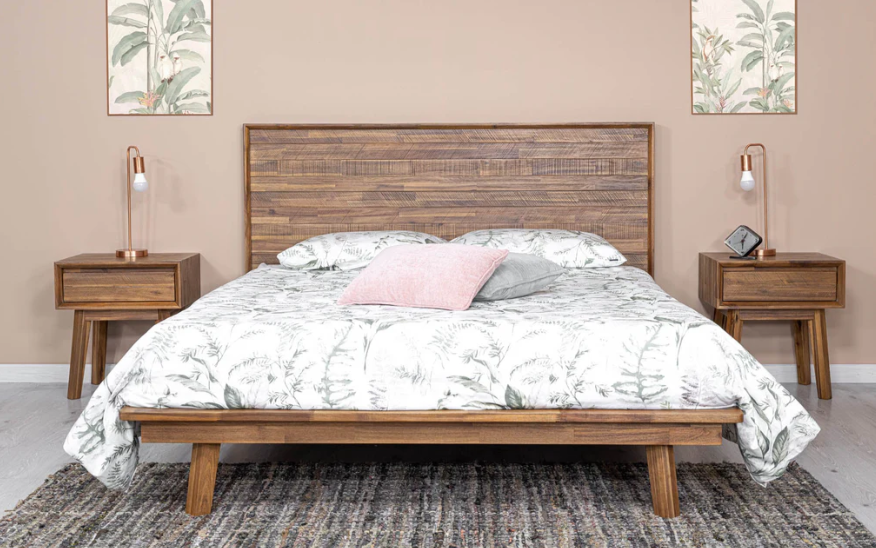 GIA WARM PECAN BED