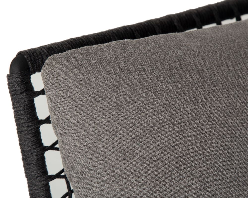 BARI LOUNGE CHAIR
