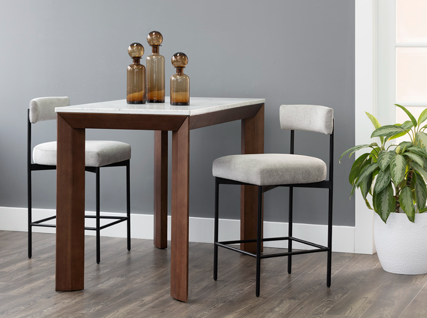 FERGUS  TABLE